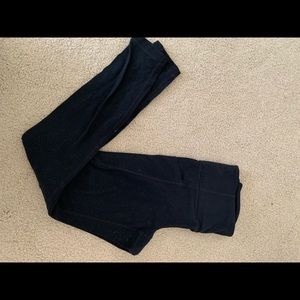 Black athleta salutation stash pocket size small